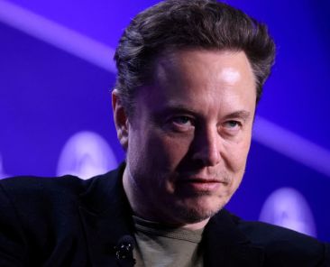 SEC says Elon Musk should be sanctioned if he keeps dodging Twitter depositions