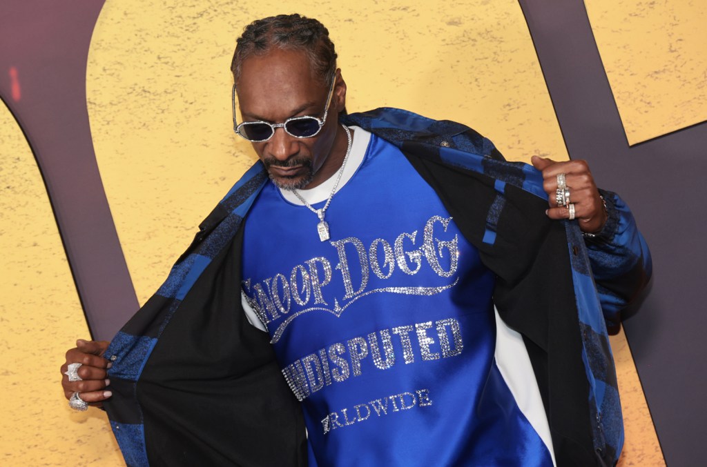 Snoop Dogg Takes Diplomatic Stance in Kendrick Lamar & Lil Wayne Super Bowl Controversy