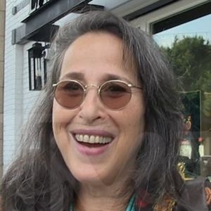 Maggie Wheeler Says Ellen DeGeneres Deserves Another Chance, Despite Firing Her