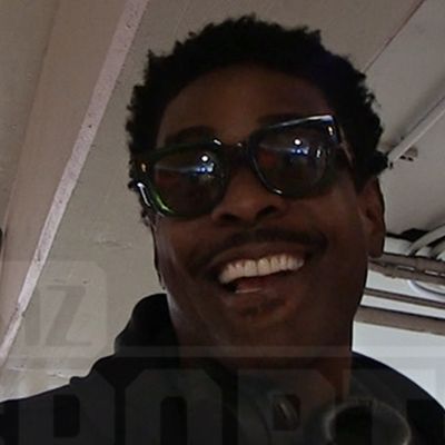 Chris Webber Roasts Dwyane Wade's New Statue