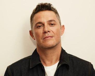 Alejandro Sanz to Receive Lifetime Achievement Award at 2024 Billboard Latin Music Awards