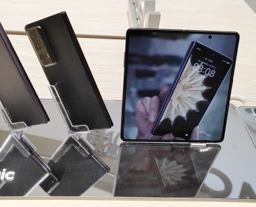 Chinese smartphone company Honor gets new investors as it gears up for IPO