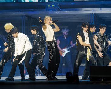 Stray Kids Perform *NSYNC Tribute & ‘Chk Chk Boom’ at AMAs 50th Anniversary Special