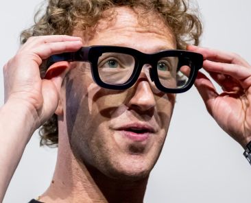 Zuckerberg's metaverse is finally showing signs of life, but it's not from VR