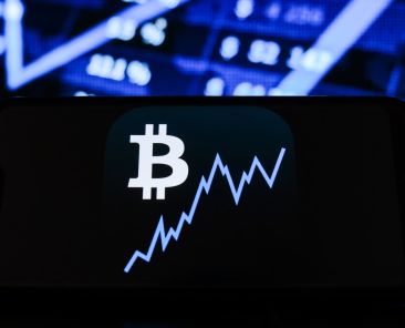 Bitcoin rises to new record above $106,000 ahead of this week's Fed decision
