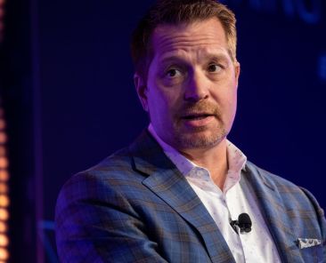 CrowdStrike slumps 10% on weak earnings outlook, overhang from outage costs