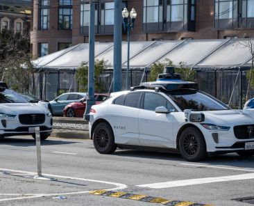 Waymo expands its robotaxi service again, this time to parts of Silicon Valley