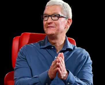 Apple bounces 3% after worst losing streak since 2000