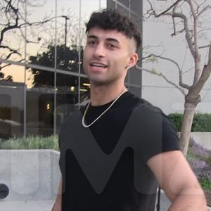 'Too Hot To Handle' Star Isaac Francis Stressed Over Kayla & Kaylor Questions