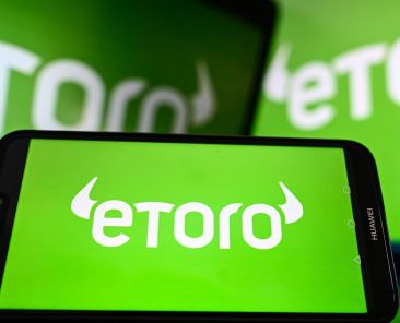 Stock trading app eToro pops 40% in Nasdaq debut after pricing IPO above expected range
