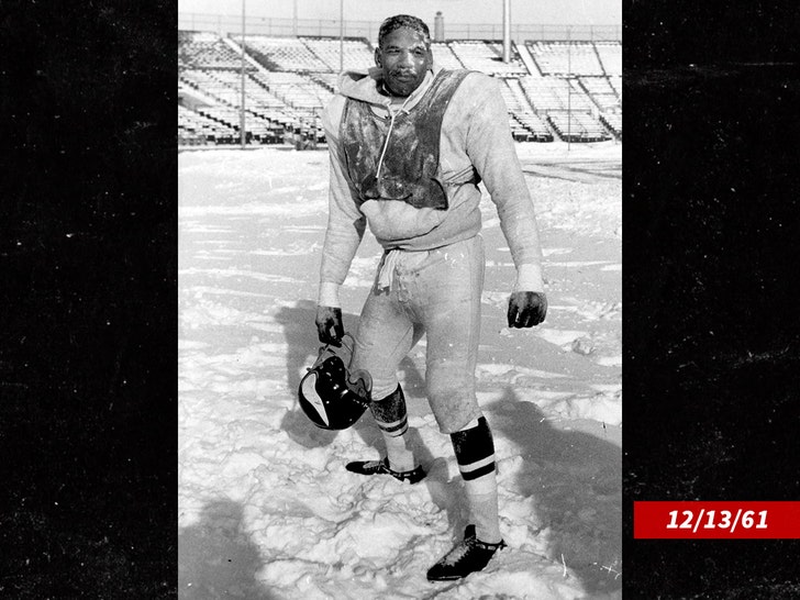 Jim-Marshall-Vikings-sub-getty-2