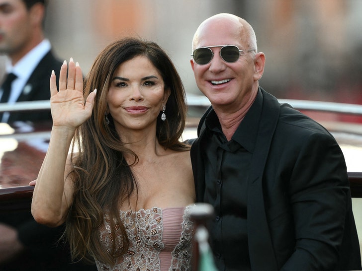 jeff bezos lauren sanchez night 3 getty 4