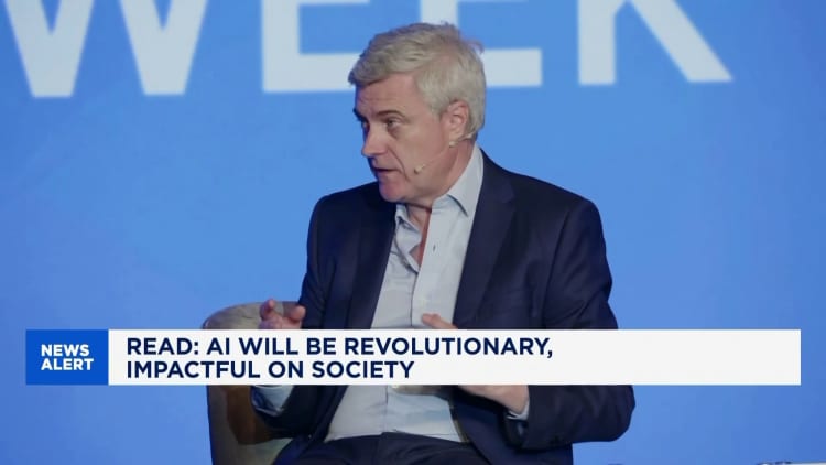 Outgoing WPP CEO says AI will 'revolutionize' advertising business