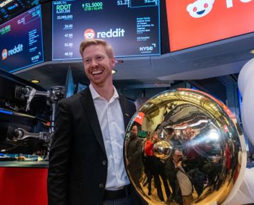 At 20 years old, Reddit is defending its data and fighting AI with AI