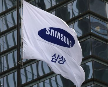 Elon Musk confirms Tesla has signed a $16.5 billion chip contract with Samsung Electronics