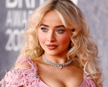 Sabrina Carpenter Reveals ‘Man’s Best Friend’ Tracklist Via Golden Retriever