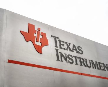 Texas Instruments' stock falls on weak forecast