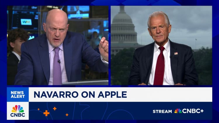 Peter Navarro: 'Inconceivable' that Apple could not produce iPhones outside China