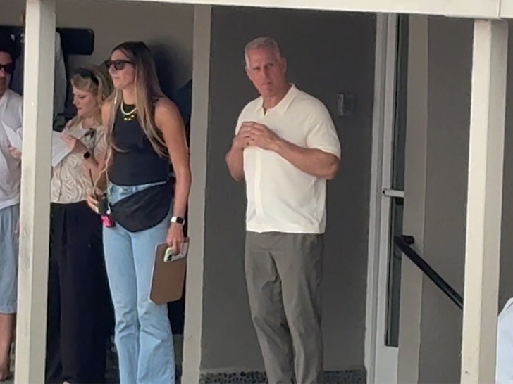 080225-mel-owens-bachelor-behind-the-scenes-filming-v1