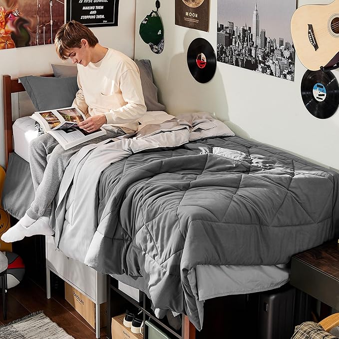 Best Dorm Room Essentials for College Freshmen & Undergraduates