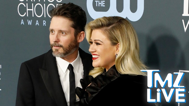 080725_tmz_live_kelly_ex_kal