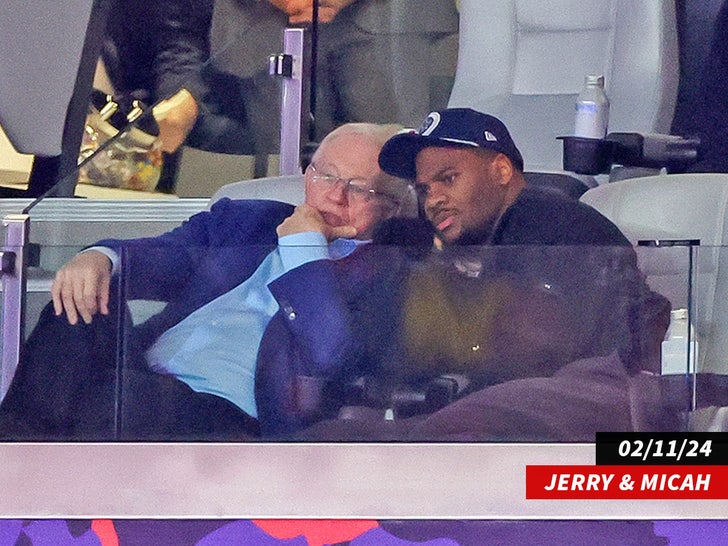 jerry jones micah parsons sub getty swipe