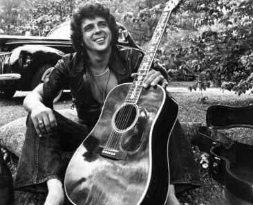 Bobby Whitlock, Co-Founder of Derek and the Dominos, Dies at 77