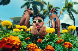 Bad Bunny ft. Chencho Corleone "Me Porto Bonito"