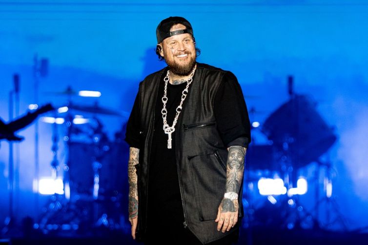 Jelly Roll Shows Off Weight Loss & Meets Pope Leo XIV in Rome: ‘From Rock Bottom to Holy Ground’