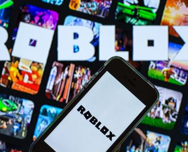 Roblox announces short-video, AI features amid child safety concerns