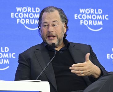 Salesforce slump deepens as stock drops more than 5% on weak guidance