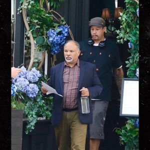 'Cosby Show' Alum Geoffrey Owens Photographed Working as Host at NYC Bar