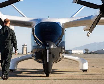 Archer tanks 8% after air taxi maker sells additional 85 million shares, buys LA-area airport