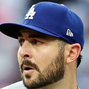 Alex Vesia Mourns Baby Daughter's Death, 'You're With Us Always'