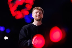 Alex Warren performs at the iHeartRadio 102.7 KIIS FM's Jingle Ball 2025 Presented by Capital One held at Intuit Dome on December 05, 2025 in Los Angeles, California.