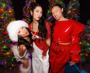 ‘KPop Demon Hunters’ Singers, Zara Larsson, Conan Gray, Leon Thomas & More Light Up 2025 Jingle Ball LA: Exclusive Photos On & Offstage