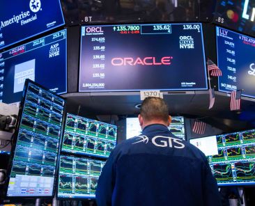 AI-led tech slide extends into third day as Oracle, Nvidia, fall in premarket trading