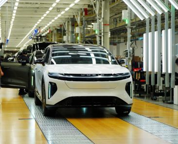 Lucid's big SUV arrives with high expectations, and big risks