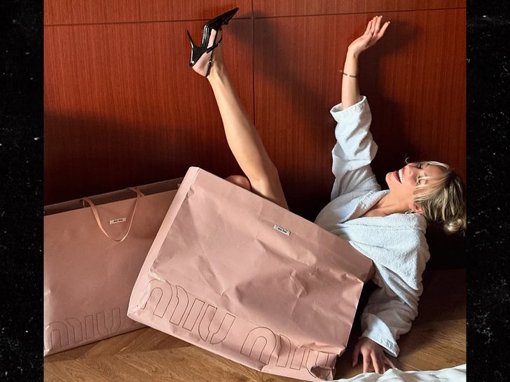 1222-Babes-In-Bags-Sub1