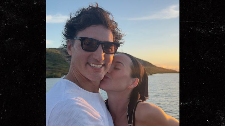 Katy Perry Kisses Justin Trudeau in New Photo
