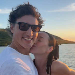 Katy Perry Kisses Justin Trudeau in New Photo