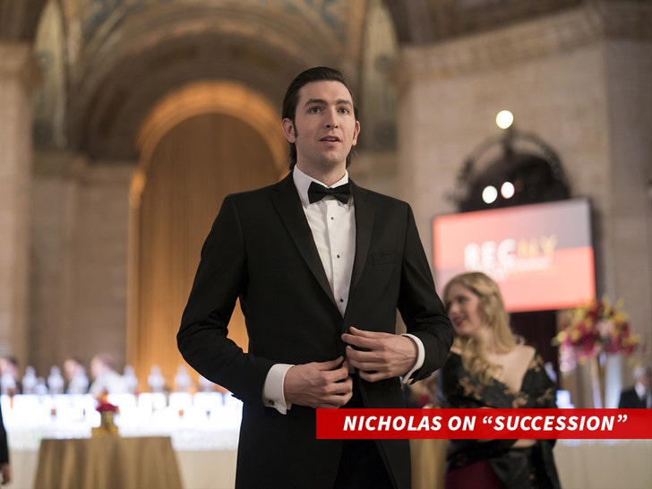 nicholas-braun-SUCCESSION-everett-collection-1