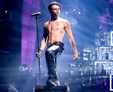 Yungblud Sparks Fan Frenzy at Sydney Gallery, Goes Commando on Yacht