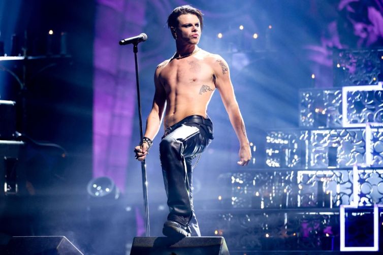 Yungblud Sparks Fan Frenzy at Sydney Gallery, Goes Commando on Yacht