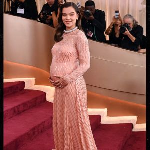 Hailee Steinfeld Hits First Red Carpet Since Pregnancy News at Golden Globes