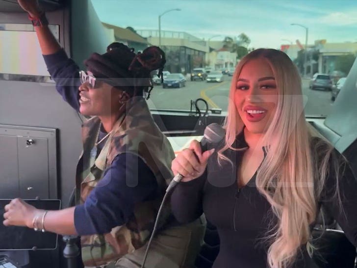 012626_tmz_brunch_bus_leslie_karlette_smiling