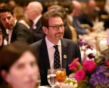 WMG’s Paul Robinson Accepts Entertainment Law Initiative Award: ‘Absolutely Thrilled’