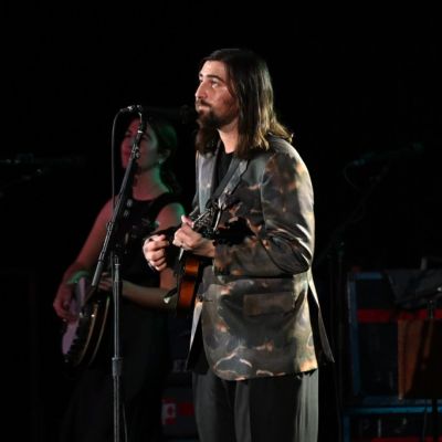 Noah Kahan Documentary Set for Netflix Debut