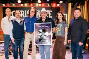 Pictured (L-R): WME’s Brian Jones, Cagle’s Manager Cole Johnstone, SiriusXM’s Trapper John Morris, Chris Cagle, SiriusXM’s Ashley Till, WME’s Lance Alleman.