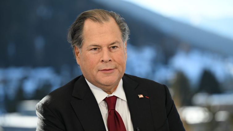 Salesforce employees call on CEO Benioff to cancel ICE 'opportunities'